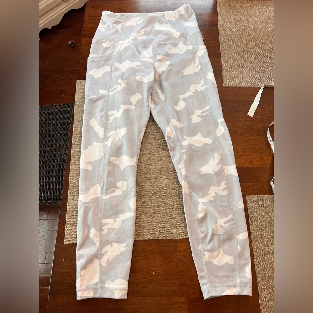 Yogalicious‎ camo print leggings